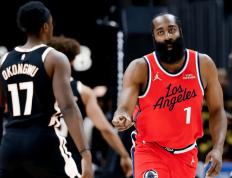 NBA最新排名！两队威胁火箭，独行(xíng)侠后来居上，2队阻碍快船回附加赛