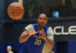 勇士严格管理39岁霍福德，背(bèi)靠背(bèi)比赛不出戰(zhàn)，将缺席至少15場(chǎng)比赛