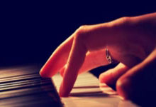 NBA季后賽(sài)：库里超远三分改寫(xiě)战局