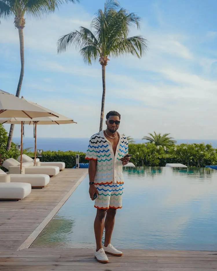 生(shēng)涯(yá)首次一阵！多诺万-米切尔ins晒出(chū)训练和休闲照