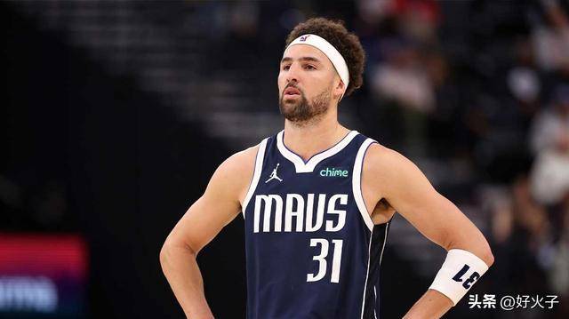 多(duō)才多(duō)艺，克莱·汤普森在潜水酒吧炫耀(yào)台球技