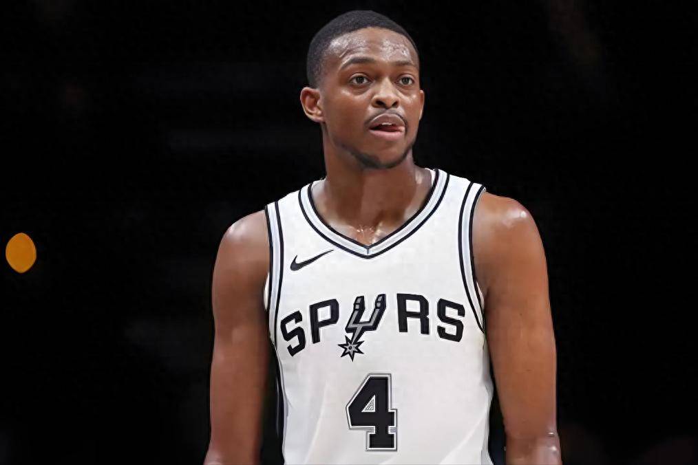 NBA，达龍(lóng)·福克斯續(xù)约评价