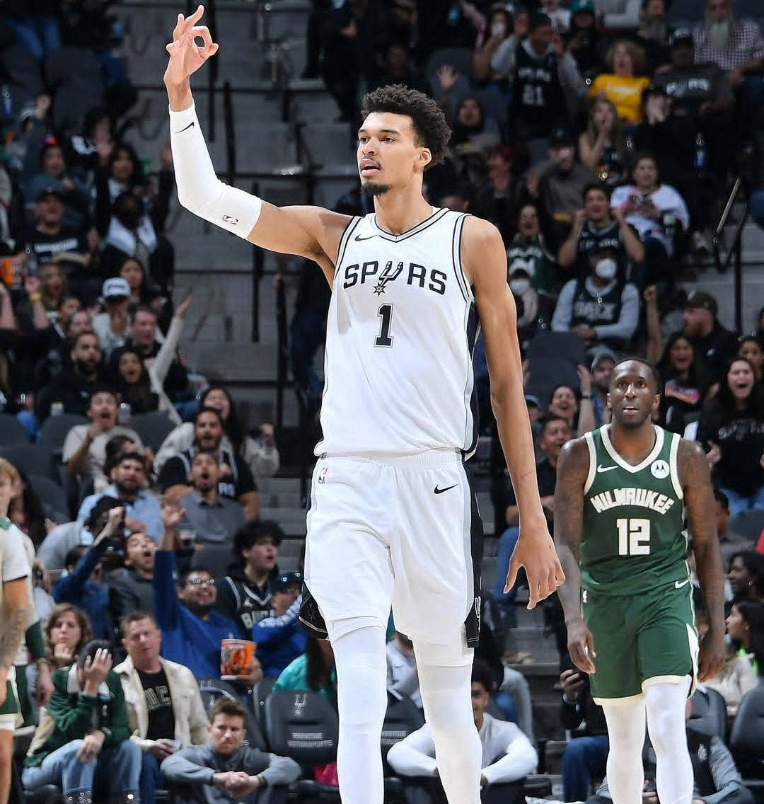 馬(mǎ)刺交易获得勞(láo)里-馬(mǎ)尔卡宁，超级双塔携手(shǒu)西部对抗！