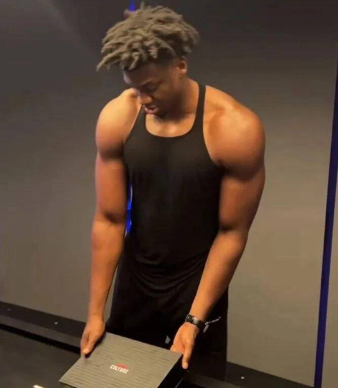 揭秘(mì)上海队重磅签约：NBA盖帽王“白边”加(jiā)盟！