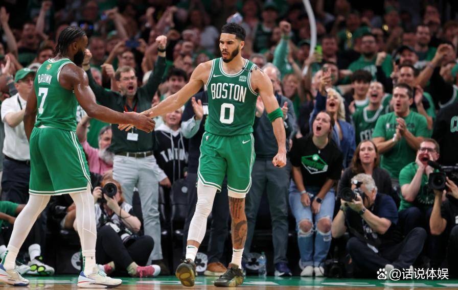 今日(rì)官(guān)宣!肖华亲承,NBA17冠王朝球队易主,巴斯家46年净赚99.3億(yì)