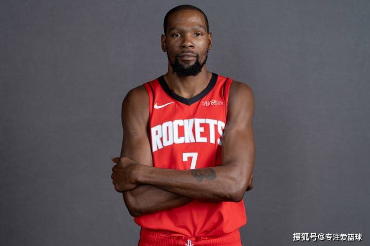 杜兰特宣布要(yào)缺(quē)席兩(liǎng)場(chǎng)关键比(bǐ)赛，遭(zāo)太阳记者嘲讽不敢来菲尼克斯