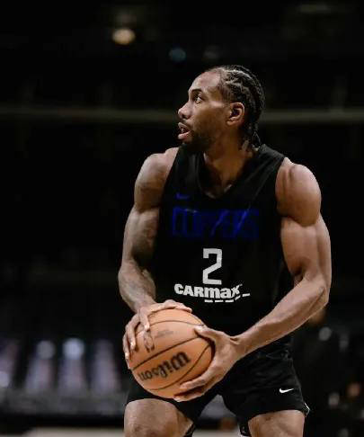 NBA五位能(néng)穿紧身(shēn)球衣的麒麟臂球星