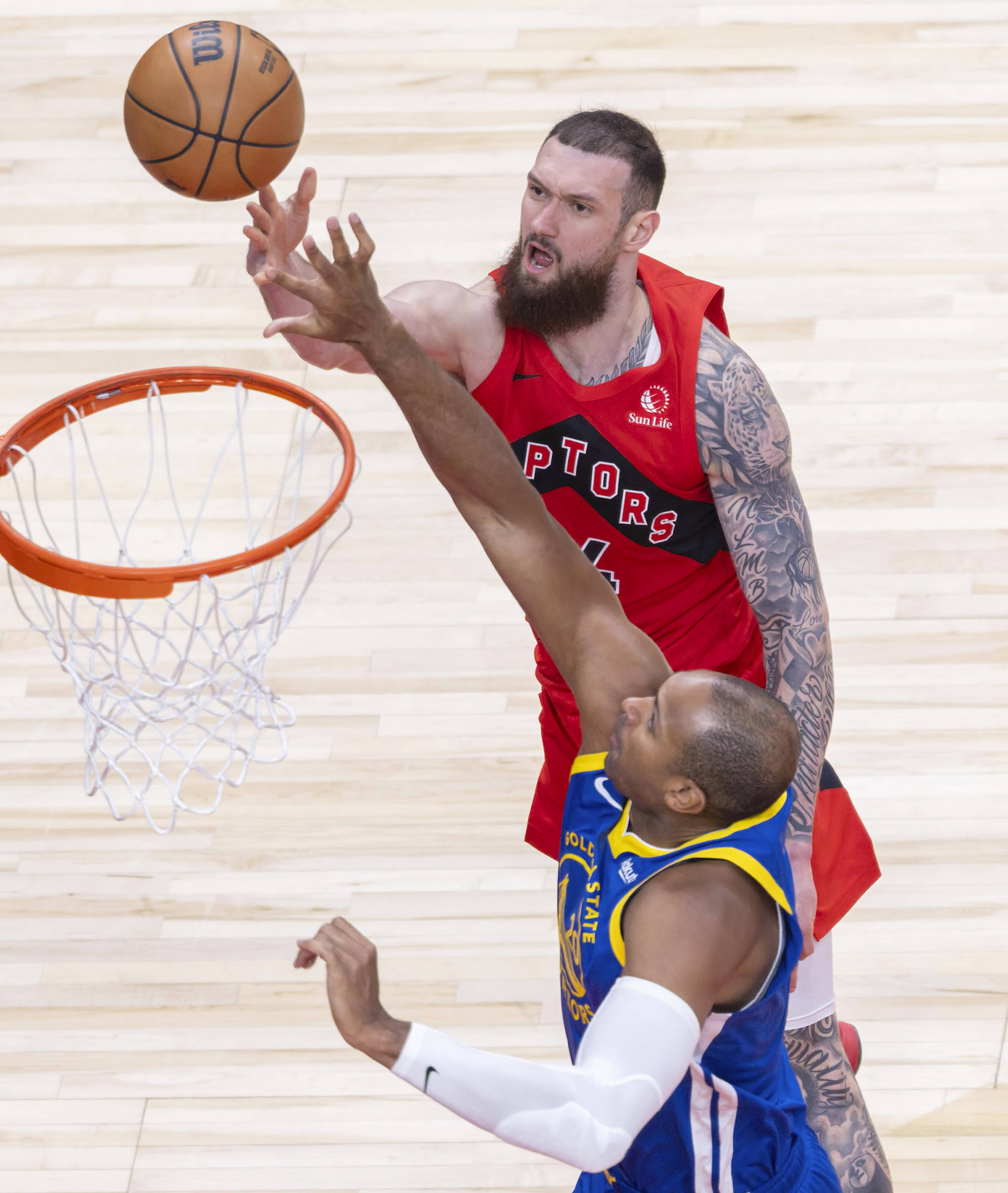 （体育）籃(lán)球——NBA常规赛：猛龙胜勇(yǒng)士
