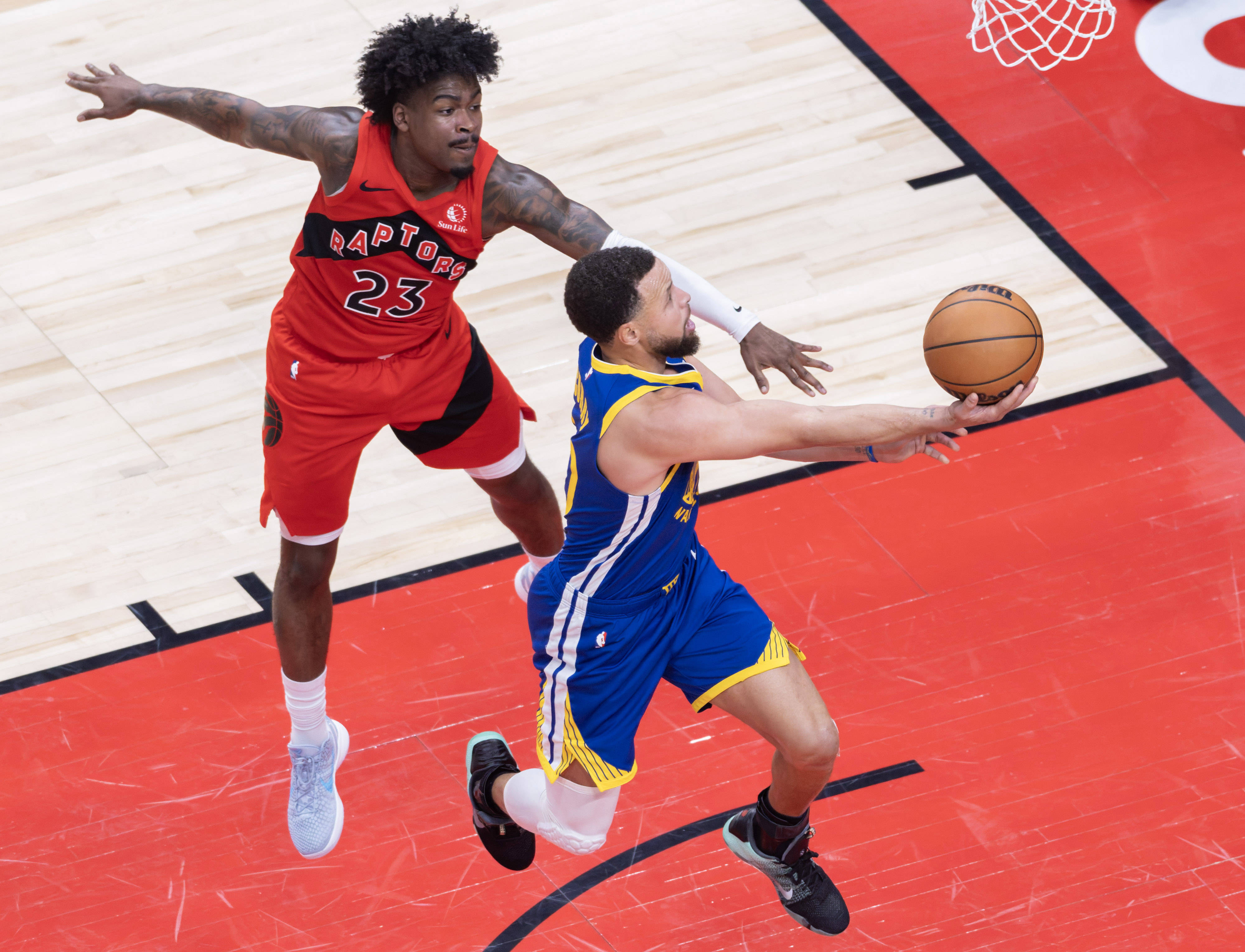 （体育）籃(lán)球——NBA常规赛：猛龙胜勇(yǒng)士