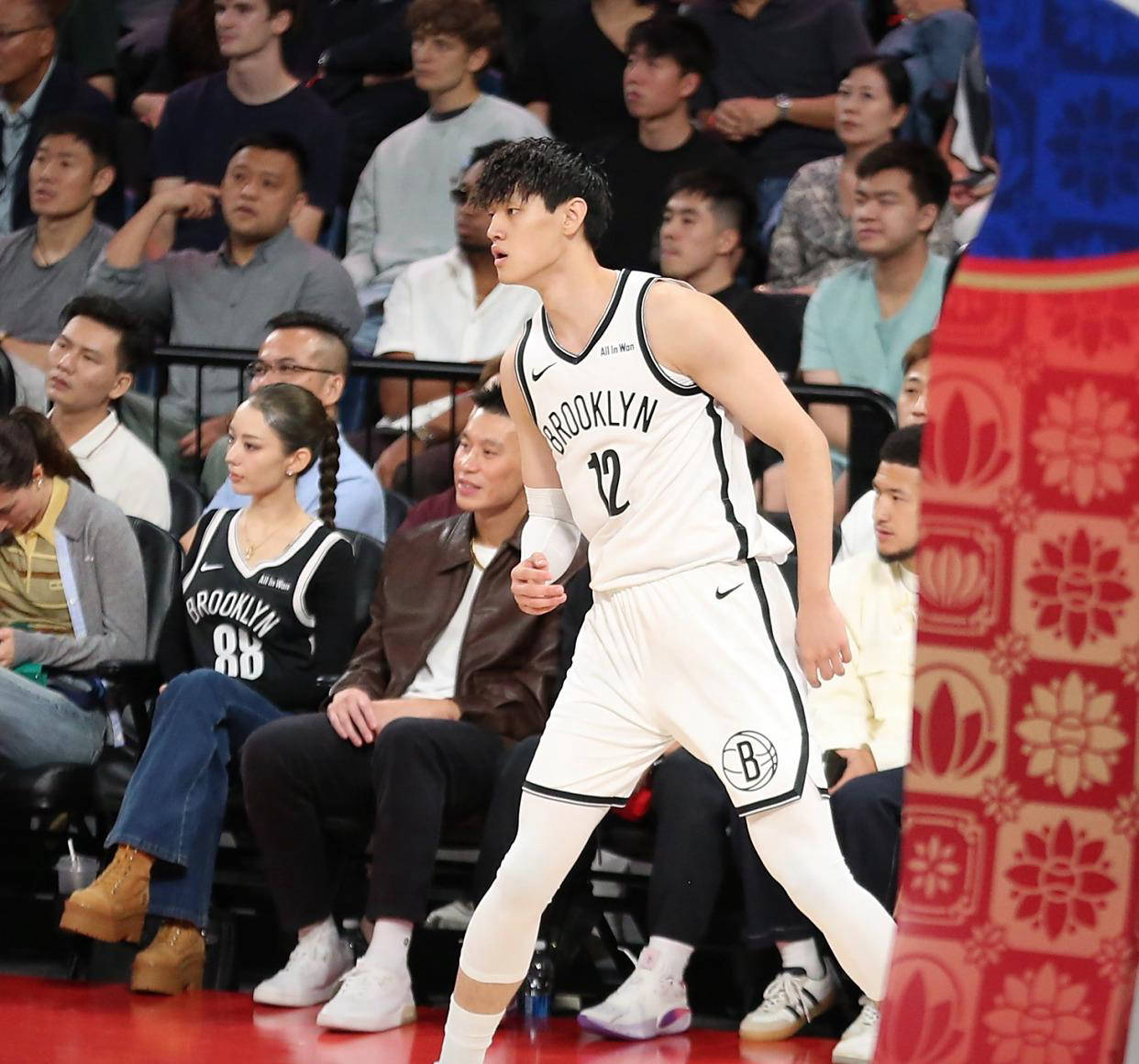 曾凡博NBA夏季联赛亮相尴尬，学习崔永熙成(chéng)关键任务